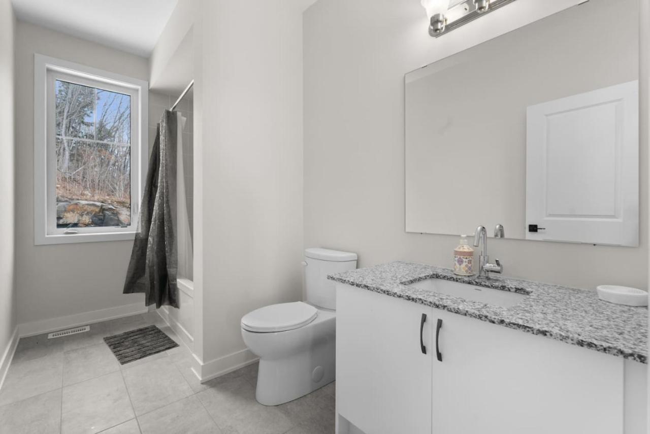 Muskoka Retreat Stunning Hilltop Views ハンツビル エクステリア 写真