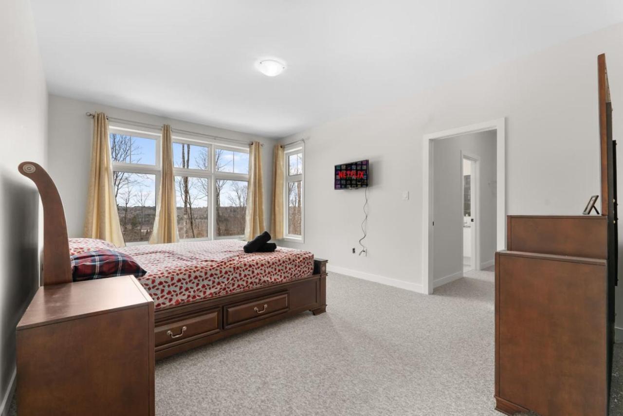 Muskoka Retreat Stunning Hilltop Views ハンツビル エクステリア 写真