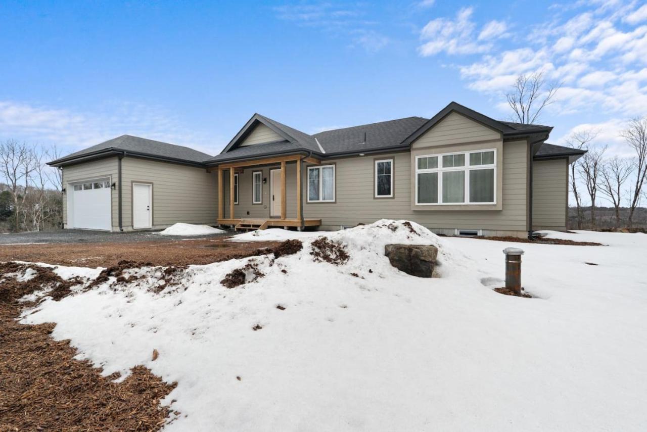 Muskoka Retreat Stunning Hilltop Views ハンツビル エクステリア 写真
