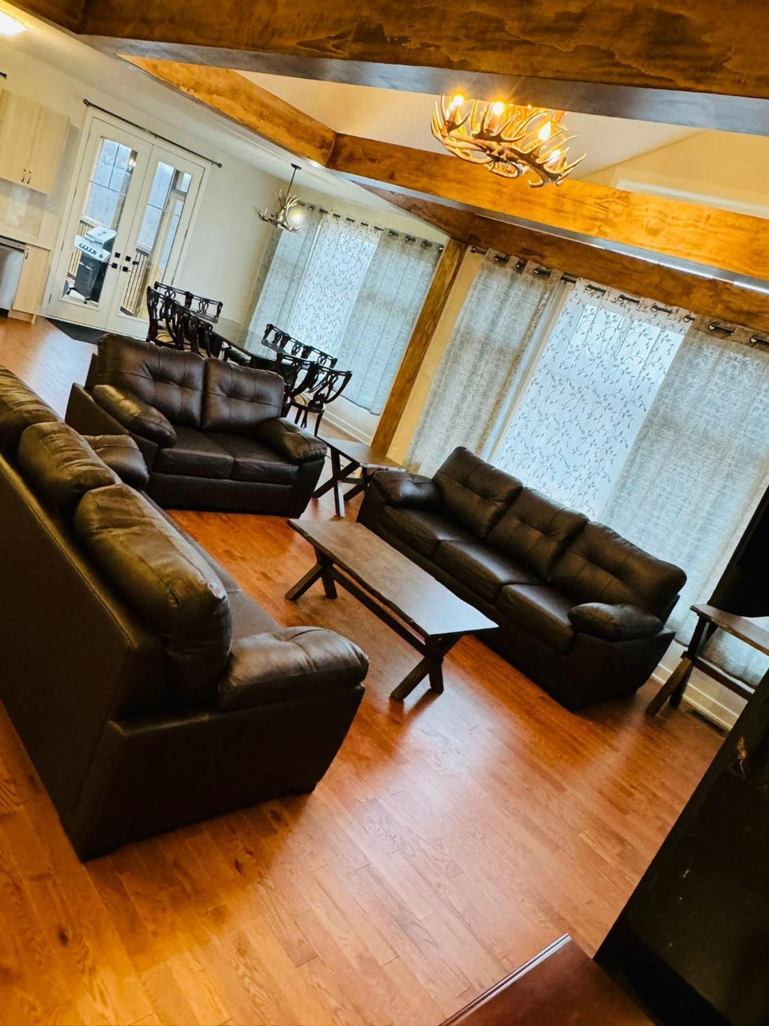 Muskoka Retreat Stunning Hilltop Views ハンツビル エクステリア 写真